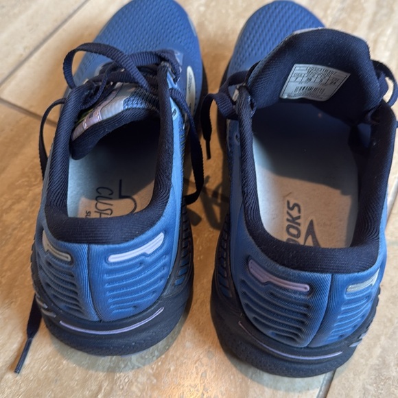 Brooks Adrenaline GTS 22 - Picture 8 of 8